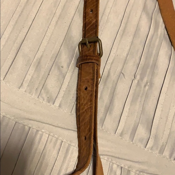 Tan handmade leather purse with beautiful details - Picture 5 of 5